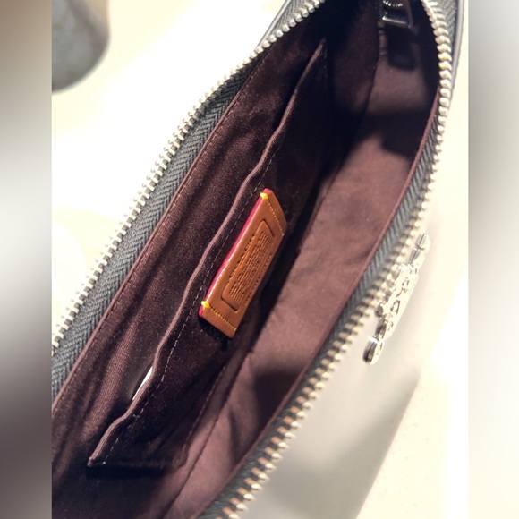 Teri Shoulder Bag in Spazzolato leather - Picture 7 of 12